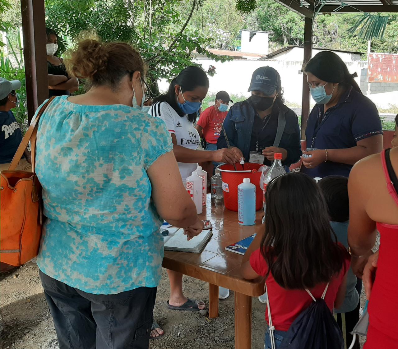 Taller de elaboración de gel antibacterial