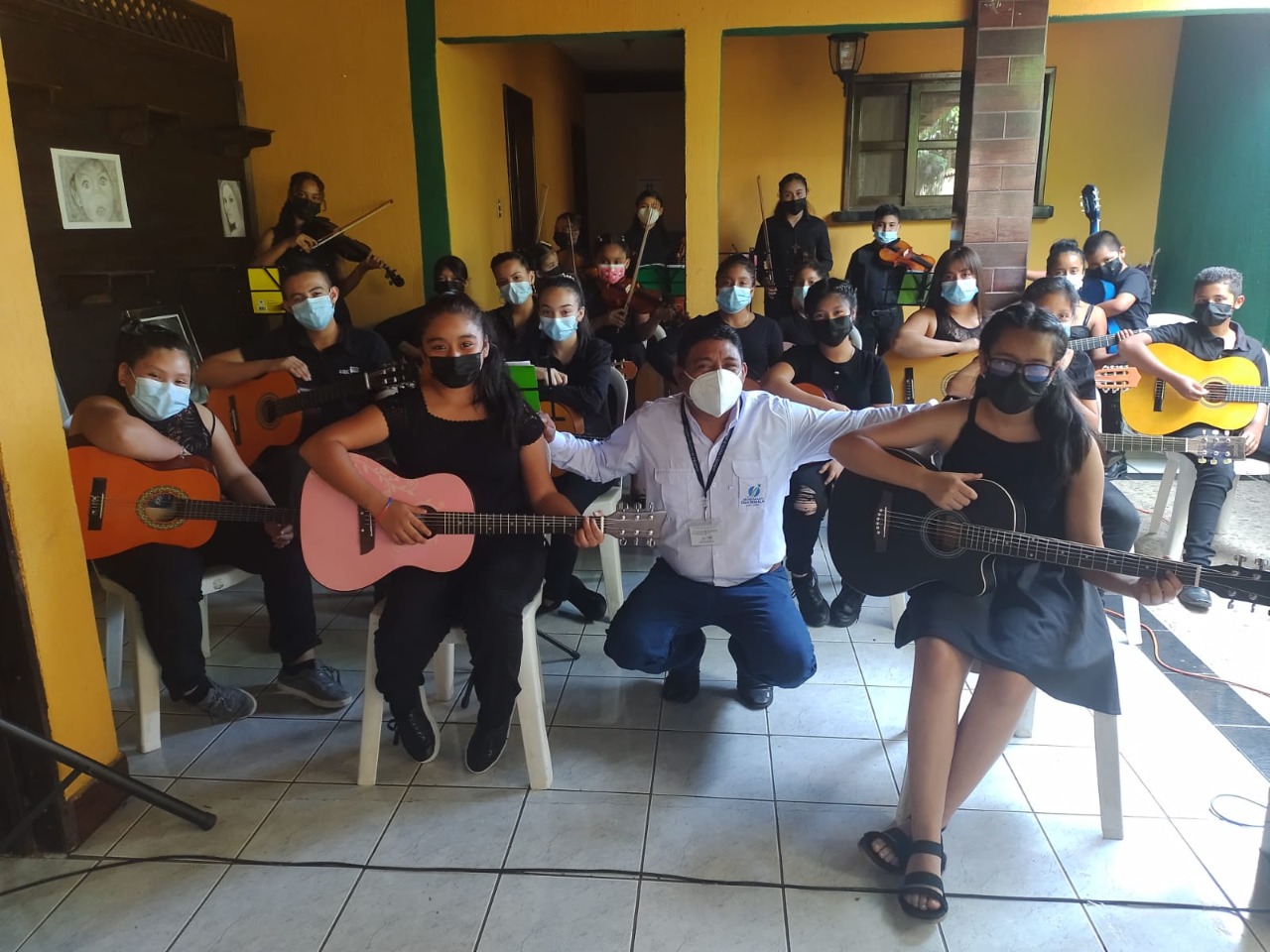 Primer concierto de ensayo de la orquesta musical infantil