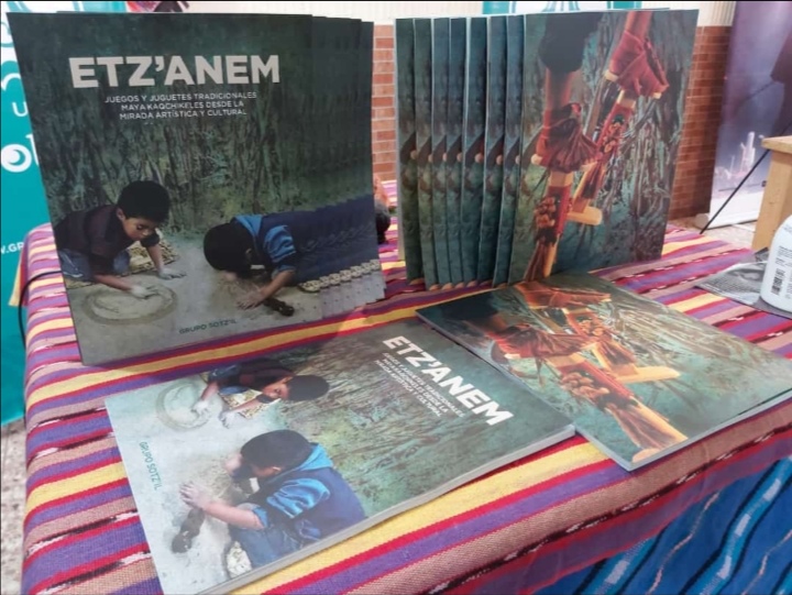 Presentación del libro Etz’anem