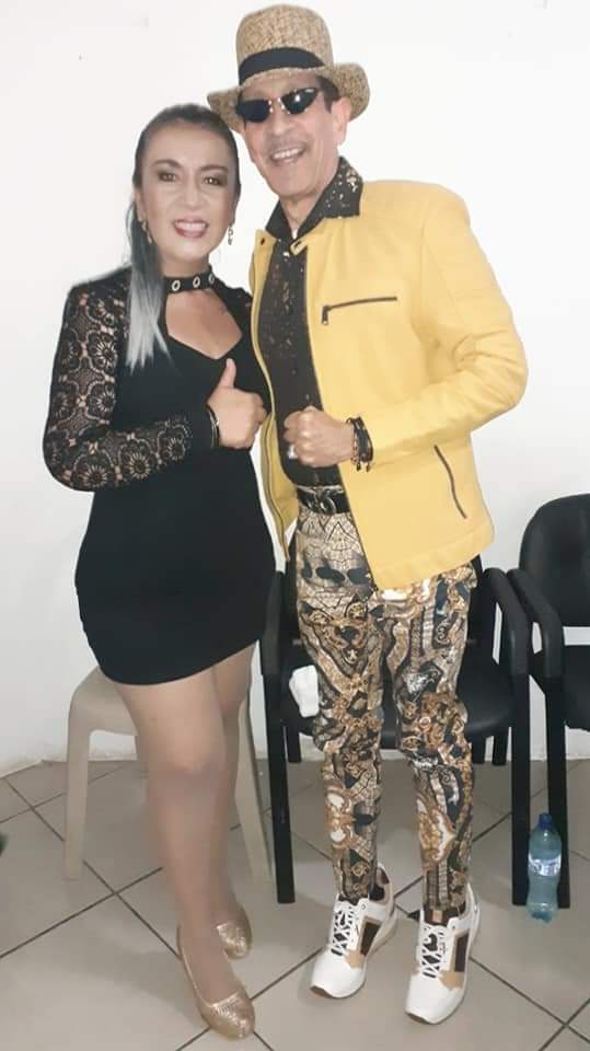 Foto abriendo concierto del señor Jossie Esteban