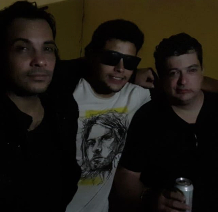 Esta foto fue en la feria de salcaja 2019 donde toque antes que viento en contra la foto fue al final del evento