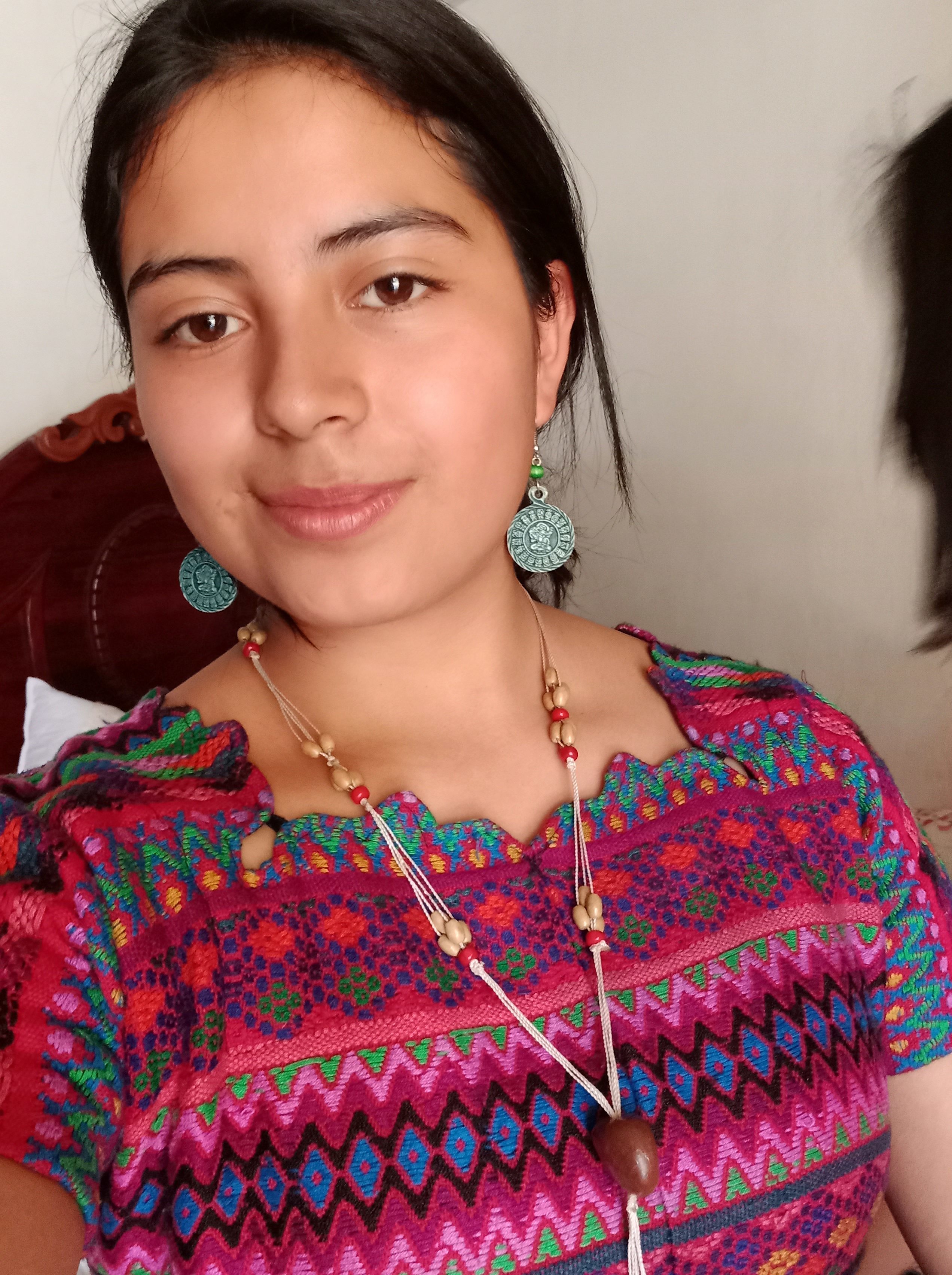 Resaltando mi identidad como mujer maya kaqchikel