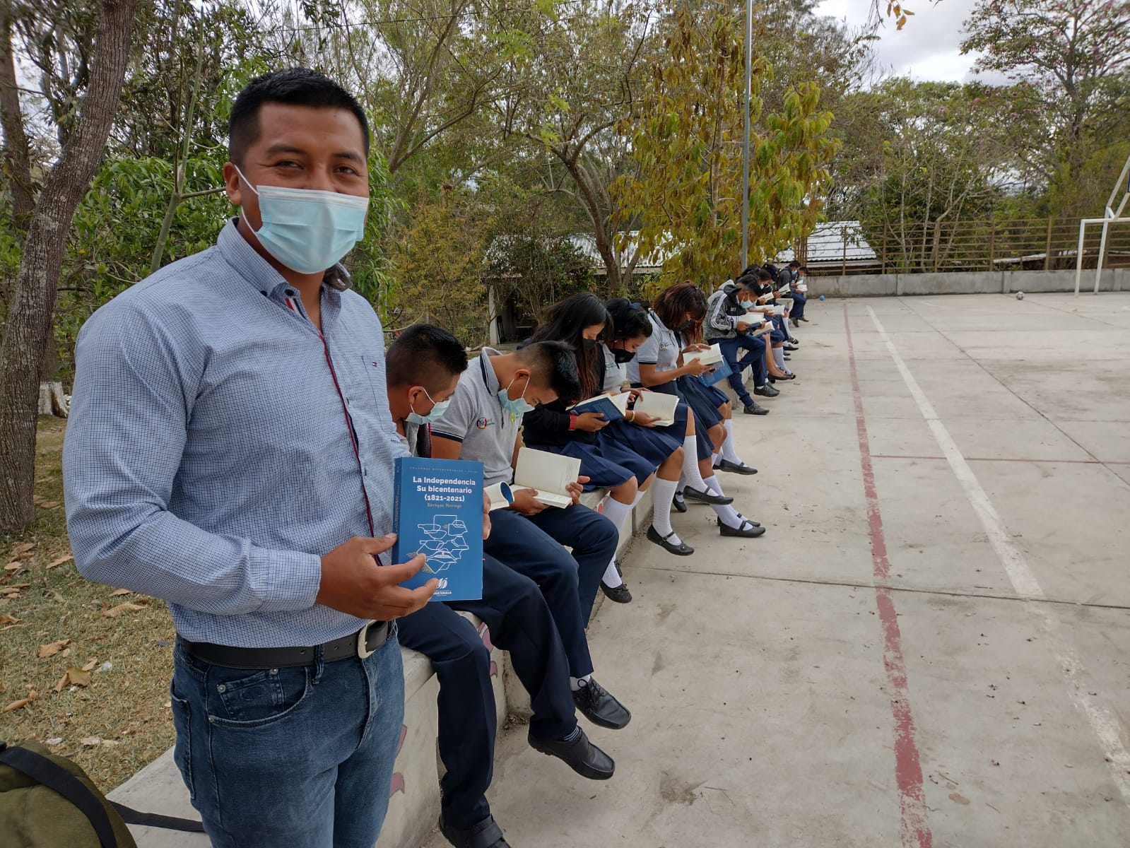 Taller de lectura con obras de autores Guatemaltecos
