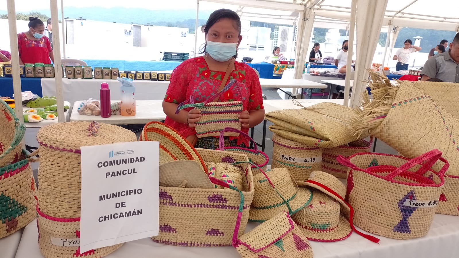 Expo venta de artesanías promueve prácticas ancestrales de comunidades afectadas por la Hidroeléctrica Chixoy y beneficiados por proyectos de reparación cultural