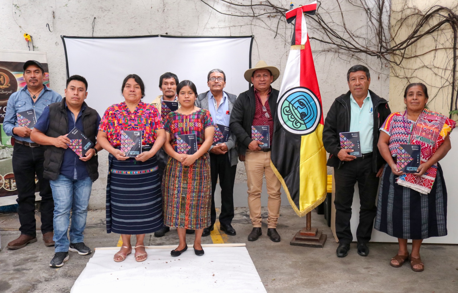 Capacitan a los representantes electos de los pueblos Mayas y Xinkas