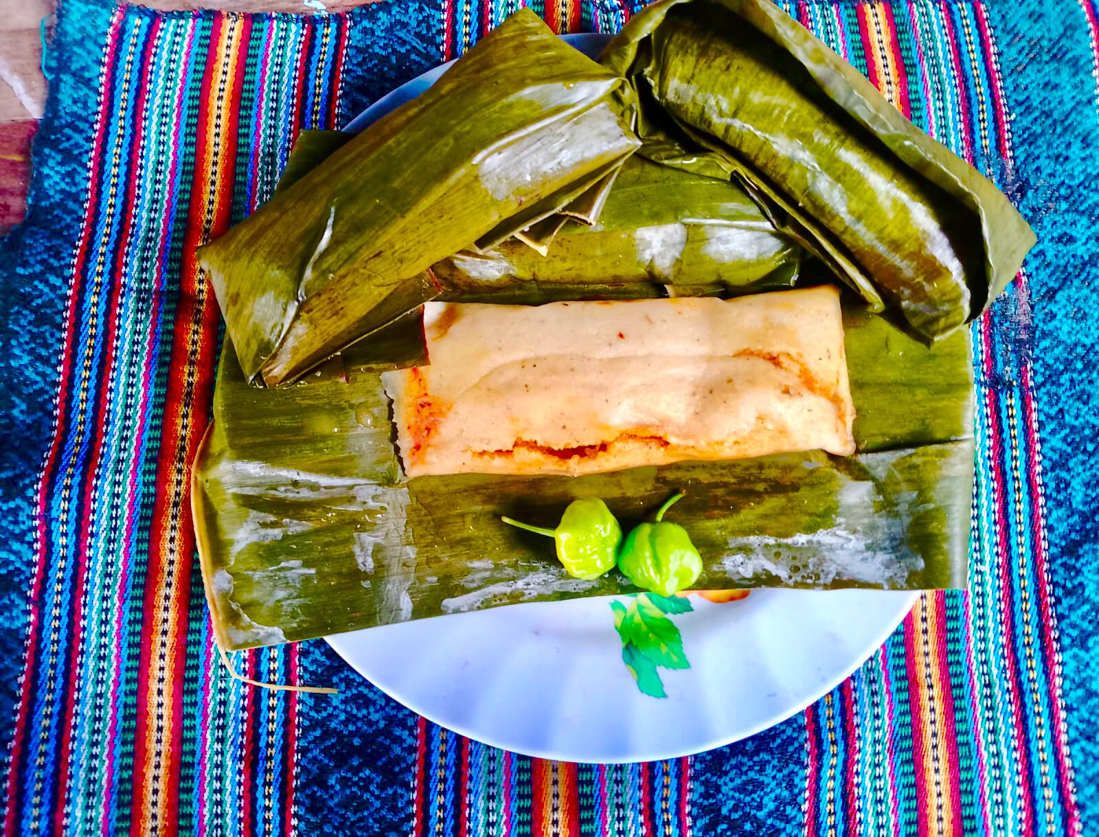 Preservan la tradición de los bollitos de palmito en San José, Petén