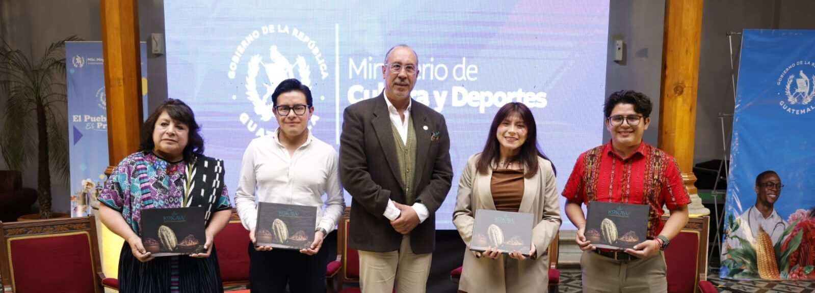 El MCD presenta libro Kakaw en Quetzaltenango para honrar el legado ancestral del cacao